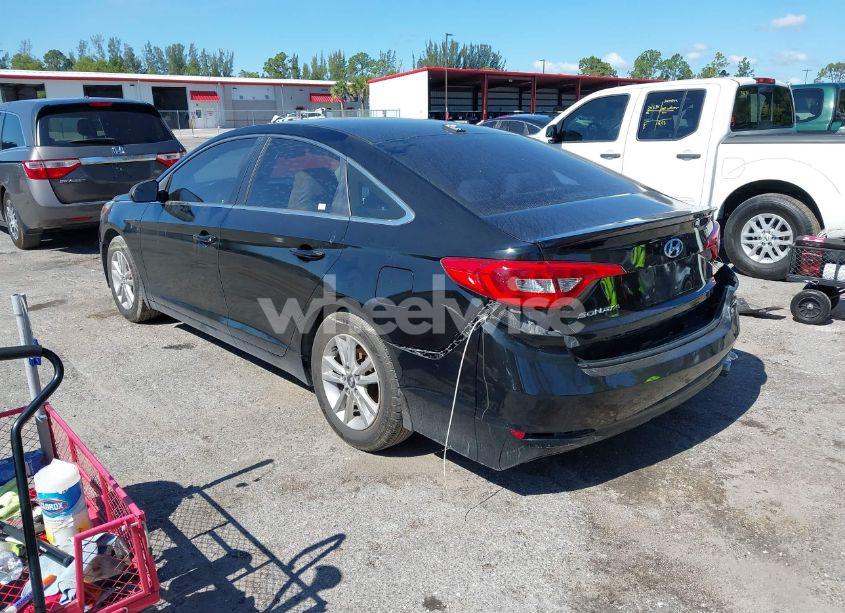 Photo 3 of 2015 Hyundai Sonata SE (VIN 5NPE24AF7FH214134)