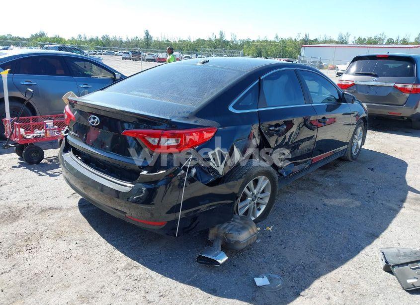 Photo 4 of 2015 Hyundai Sonata SE (VIN 5NPE24AF7FH214134)