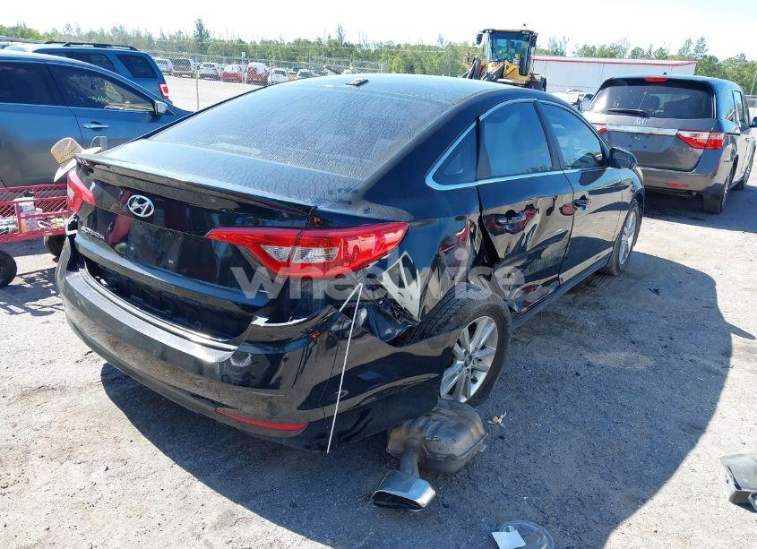 Photo 6 of 2015 Hyundai Sonata SE (VIN 5NPE24AF7FH214134)