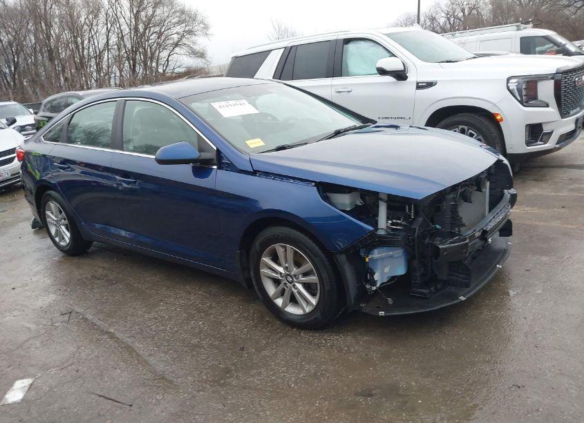 2015 Hyundai Sonata SE (VIN 5NPE24AF7FH217650) main photo