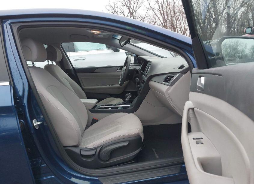 Photo 5 of 2015 Hyundai Sonata SE (VIN 5NPE24AF7FH217650)