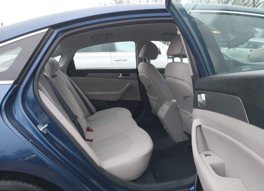 Photo 8 of 2015 Hyundai Sonata SE (VIN 5NPE24AF7FH217650)