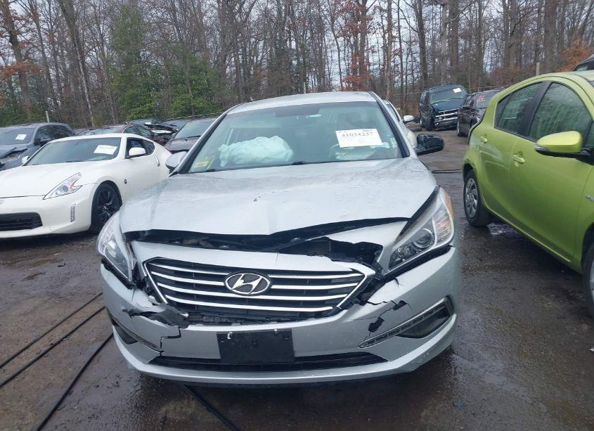 Photo 12 of 2015 Hyundai Sonata SE (VIN 5NPE24AF7FH217826)