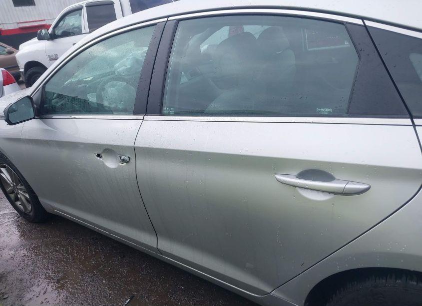 Photo 14 of 2015 Hyundai Sonata SE (VIN 5NPE24AF7FH217826)