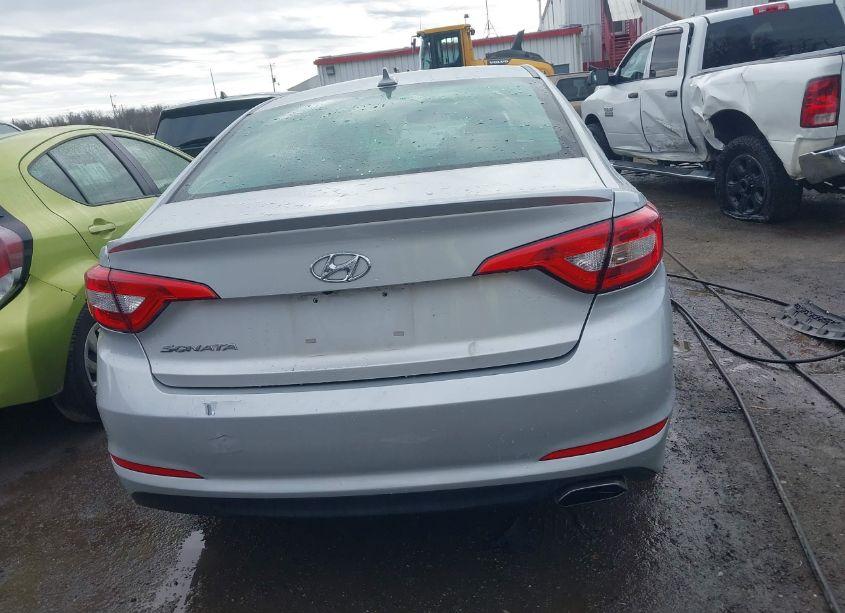 Photo 16 of 2015 Hyundai Sonata SE (VIN 5NPE24AF7FH217826)