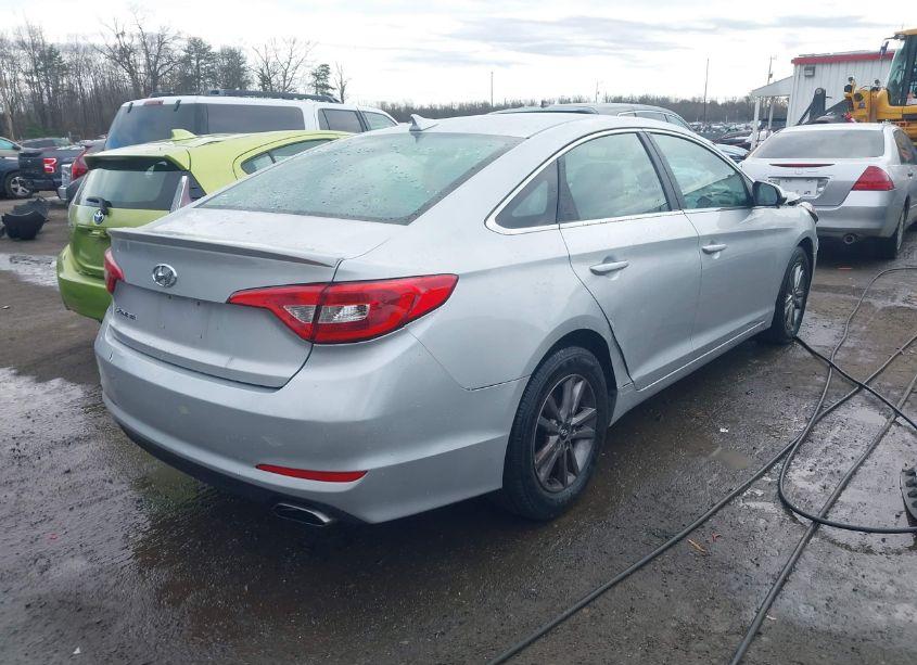 Photo 4 of 2015 Hyundai Sonata SE (VIN 5NPE24AF7FH217826)
