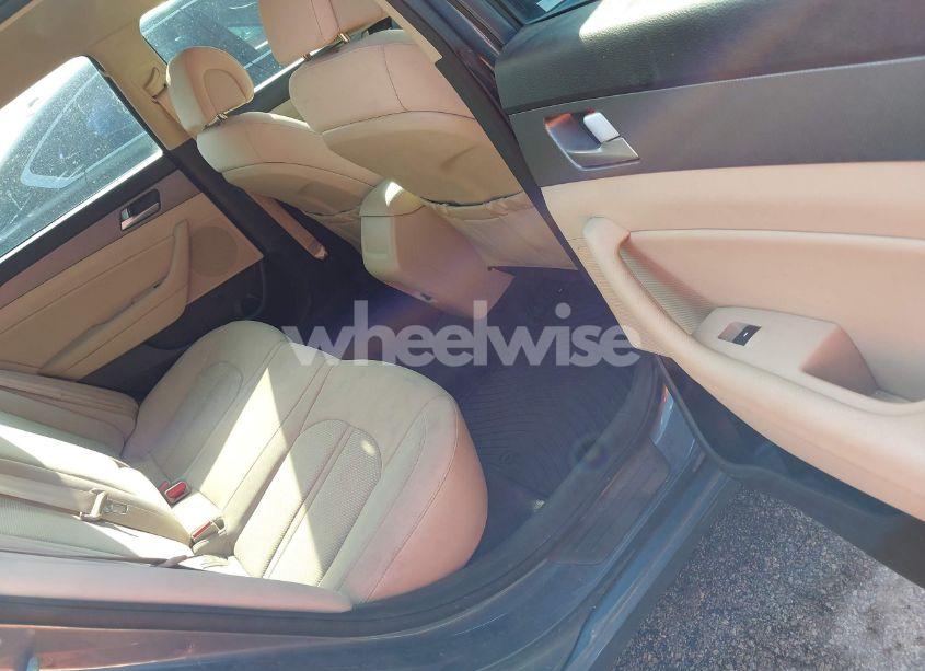 Photo 8 of 2015 Hyundai Sonata SE (VIN 5NPE24AF7FH218135)