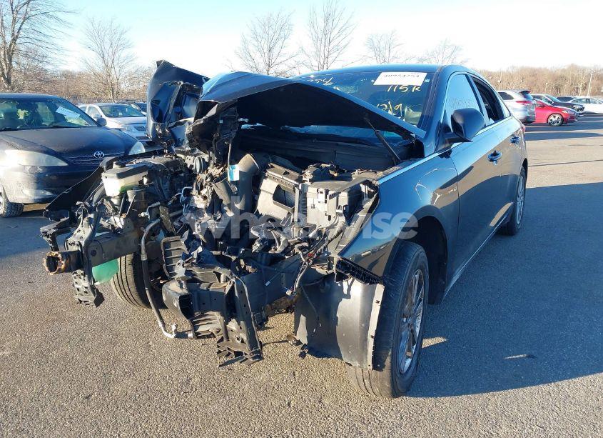 Photo 2 of 2015 Hyundai Sonata SE (VIN 5NPE24AF7FH219477)