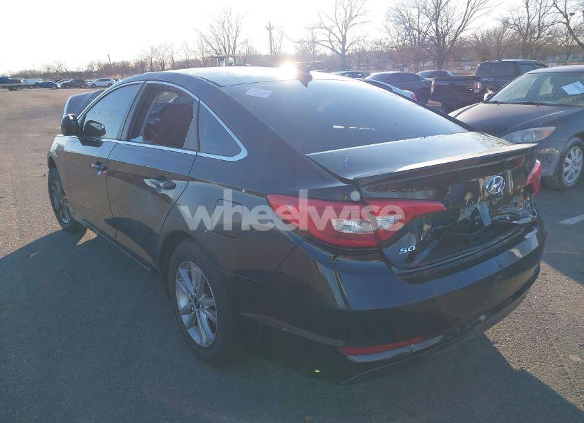 Photo 3 of 2015 Hyundai Sonata SE (VIN 5NPE24AF7FH219477)
