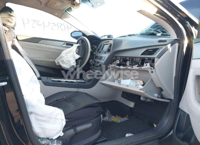 Photo 5 of 2015 Hyundai Sonata SE (VIN 5NPE24AF7FH219477)