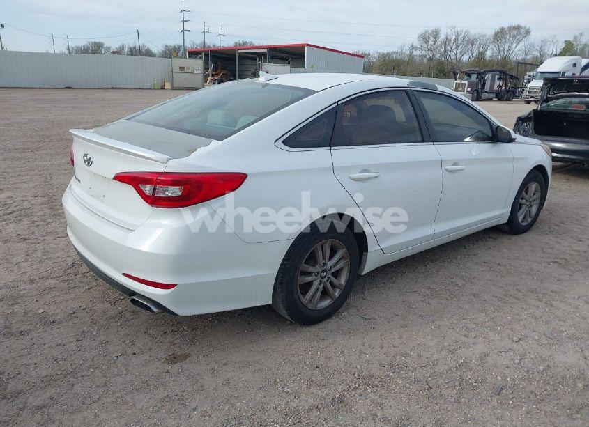 Photo 4 of 2015 Hyundai Sonata SE (VIN 5NPE24AF7FH225196)