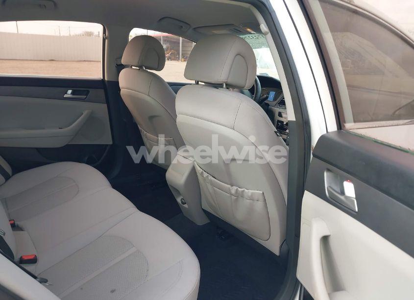 Photo 8 of 2015 Hyundai Sonata SE (VIN 5NPE24AF7FH225196)