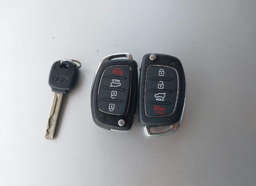 Photo 11 of 2015 Hyundai Sonata SE (VIN 5NPE24AF7FH232410)