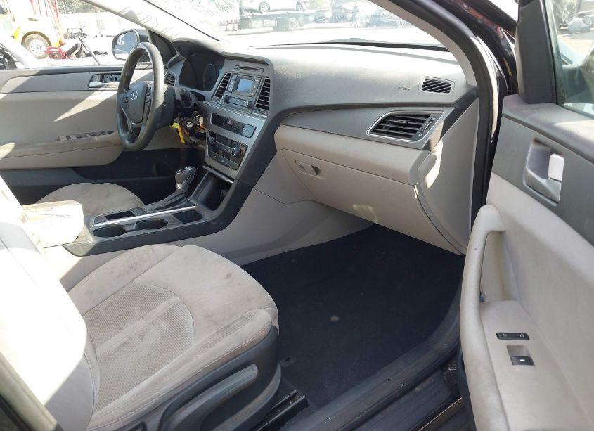 Photo 5 of 2015 Hyundai Sonata SE (VIN 5NPE24AF7FH232410)