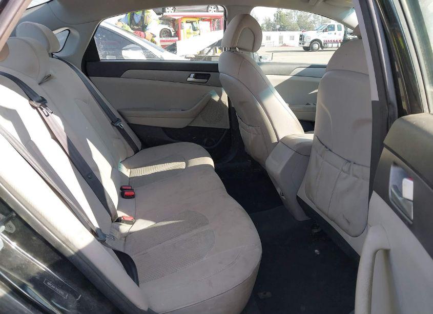 Photo 8 of 2015 Hyundai Sonata SE (VIN 5NPE24AF7FH232410)