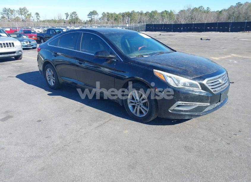 2015 Hyundai Sonata SE (VIN 5NPE24AF7FH250082) main photo