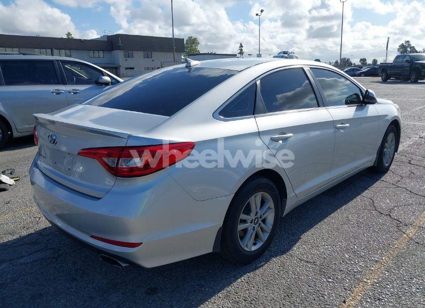 Photo 4 of 2015 Hyundai Sonata SE (VIN 5NPE24AF7FH250289)