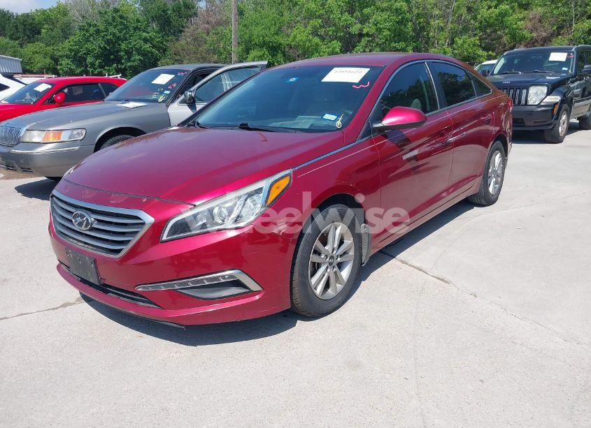 Photo 2 of 2015 Hyundai Sonata SE (VIN 5NPE24AF7FH257498)