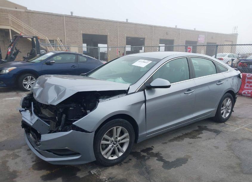 Photo 2 of 2016 Hyundai Sonata SE (VIN 5NPE24AF7GH267806)