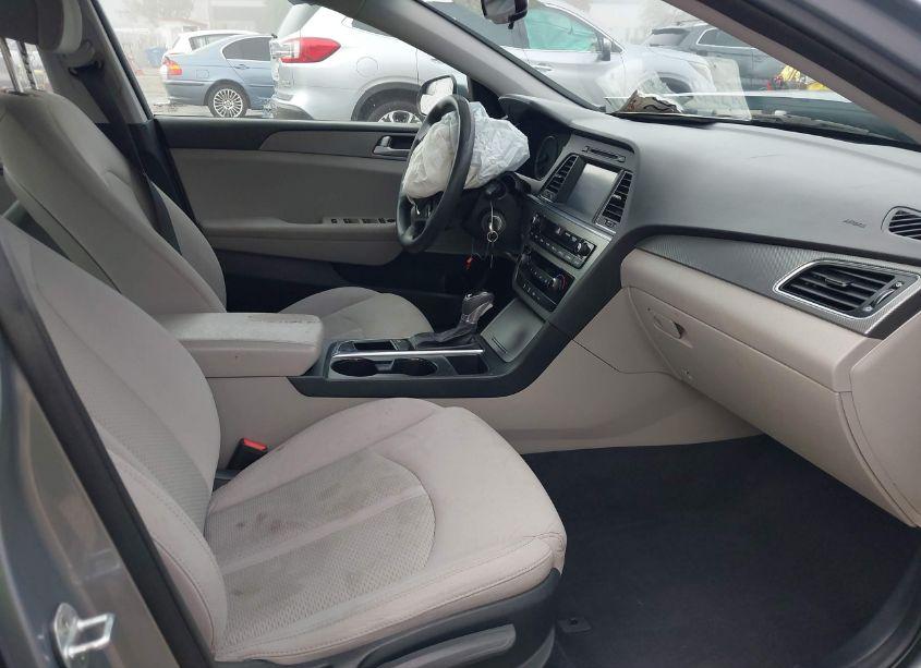 Photo 5 of 2016 Hyundai Sonata SE (VIN 5NPE24AF7GH267806)