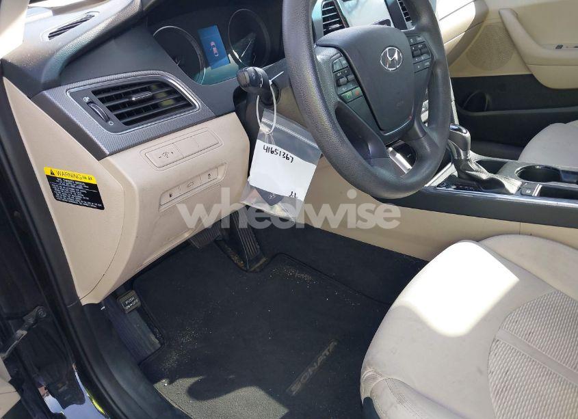 Photo 17 of 2016 Hyundai Sonata SE (VIN 5NPE24AF7GH270513)