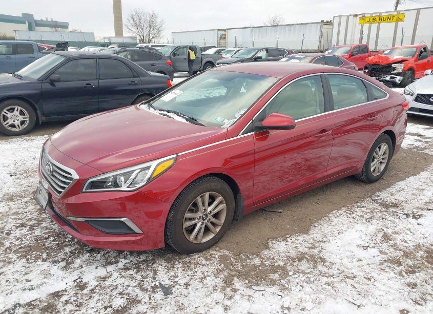 Photo 2 of 2016 Hyundai Sonata SE (VIN 5NPE24AF7GH288641)
