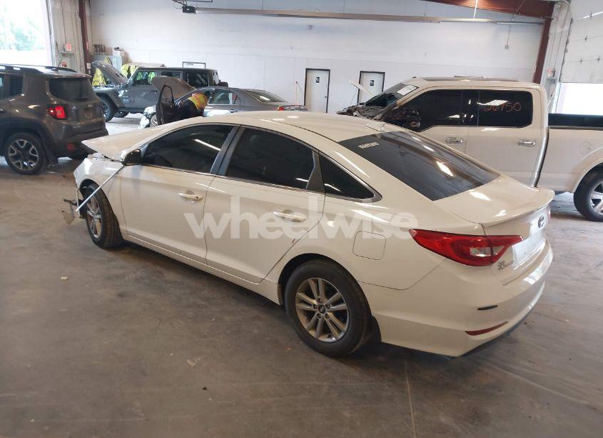 Photo 3 of 2016 Hyundai Sonata SE (VIN 5NPE24AF7GH289675)