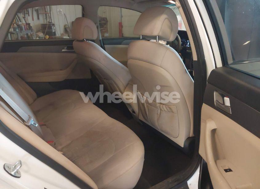 Photo 8 of 2016 Hyundai Sonata SE (VIN 5NPE24AF7GH289675)