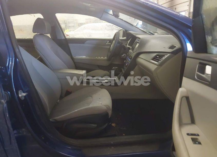 Photo 5 of 2016 Hyundai Sonata SE (VIN 5NPE24AF7GH296187)