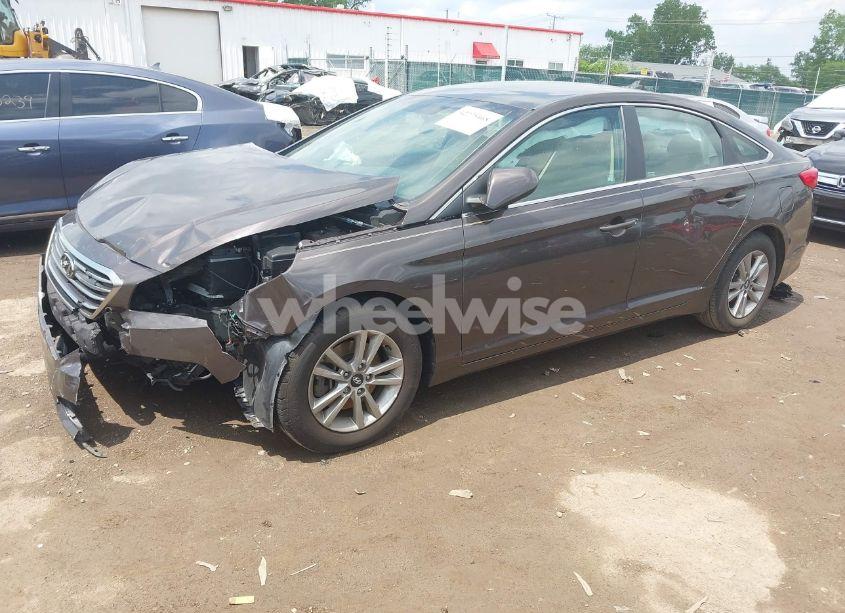 Photo 2 of 2016 Hyundai Sonata SE (VIN 5NPE24AF7GH296996)