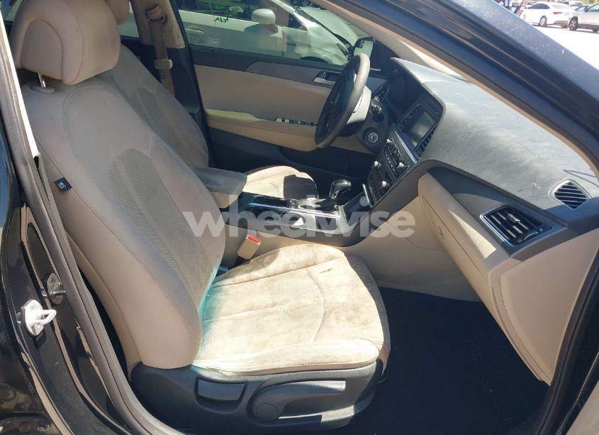 Photo 5 of 2016 Hyundai Sonata SE (VIN 5NPE24AF7GH313389)