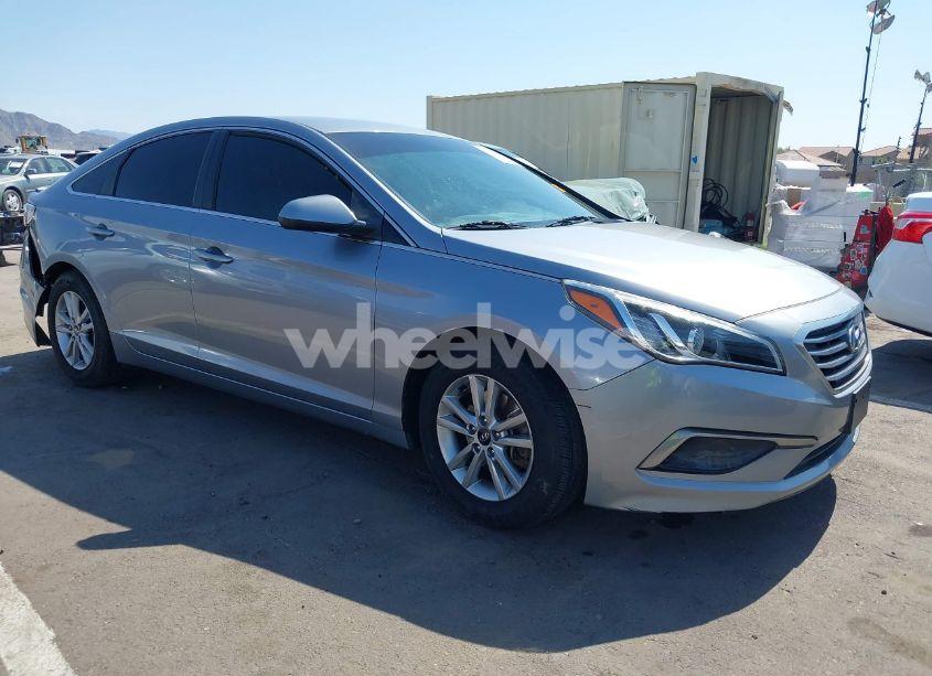 2016 Hyundai Sonata SE (VIN 5NPE24AF7GH316535) main photo