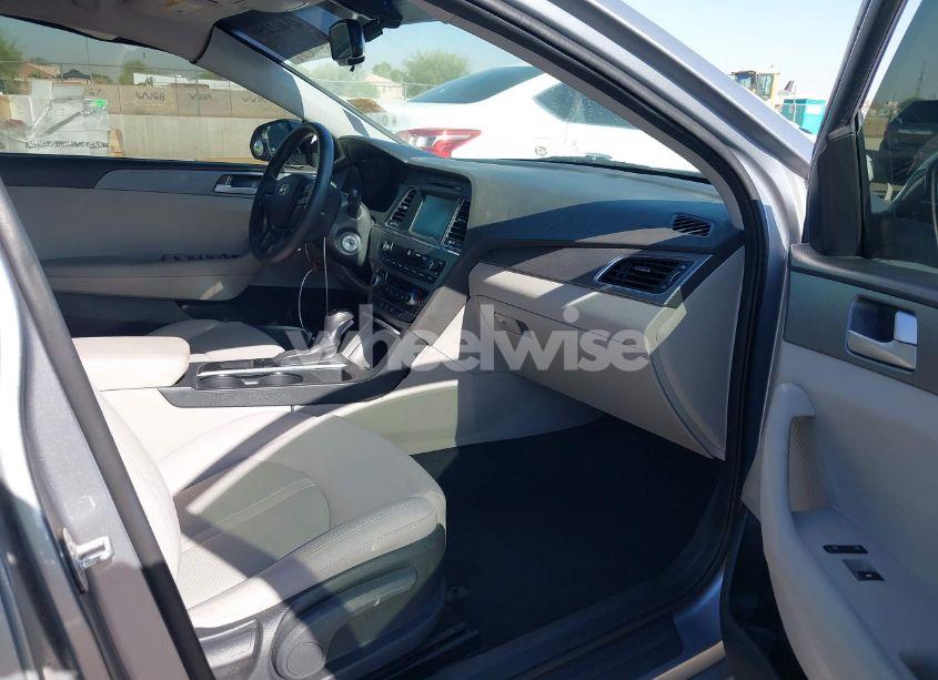 Photo 5 of 2016 Hyundai Sonata SE (VIN 5NPE24AF7GH316535)