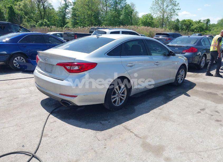 Photo 4 of 2016 Hyundai Sonata SE (VIN 5NPE24AF7GH317488)