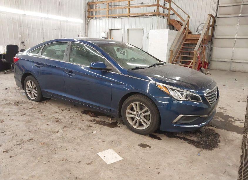 2016 Hyundai Sonata SE (VIN 5NPE24AF7GH319239) main photo