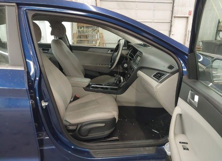Photo 5 of 2016 Hyundai Sonata SE (VIN 5NPE24AF7GH319239)