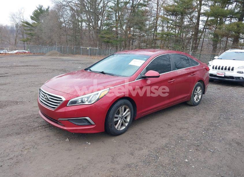 Photo 2 of 2016 Hyundai Sonata SE (VIN 5NPE24AF7GH322075)