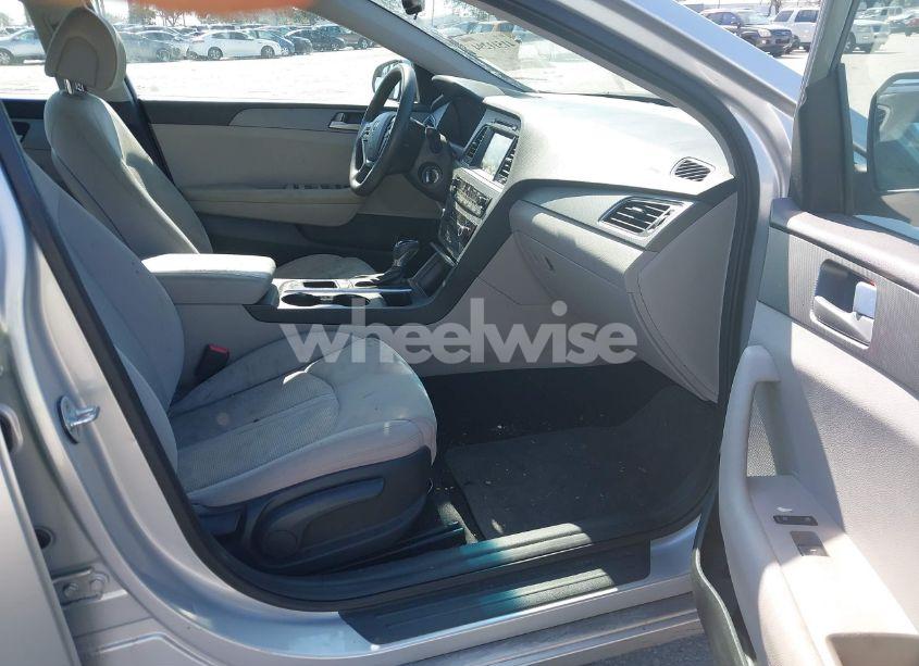 Photo 5 of 2016 Hyundai Sonata SE (VIN 5NPE24AF7GH329365)