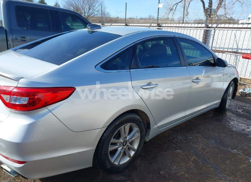 Photo 14 of 2016 Hyundai Sonata SE (VIN 5NPE24AF7GH331083)