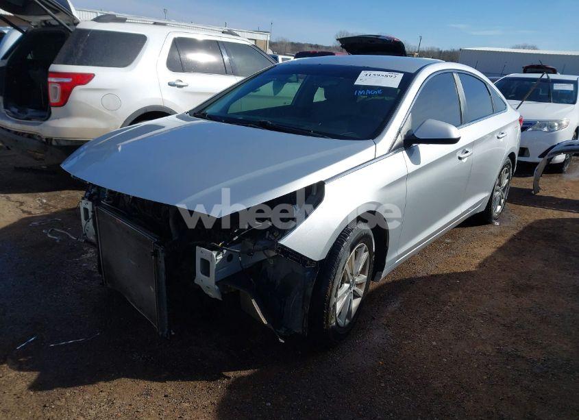 Photo 2 of 2016 Hyundai Sonata SE (VIN 5NPE24AF7GH331083)