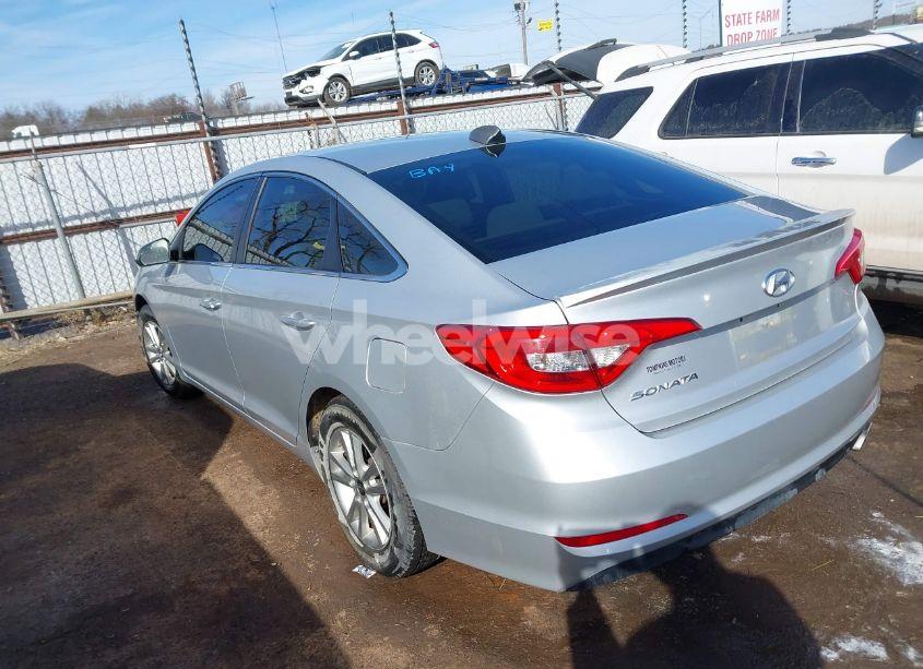 Photo 3 of 2016 Hyundai Sonata SE (VIN 5NPE24AF7GH331083)