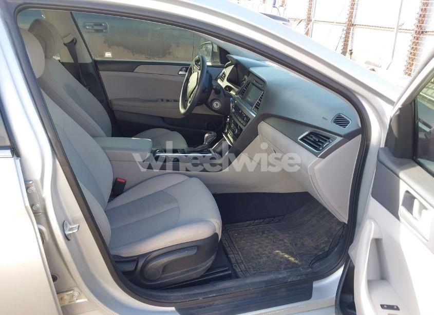 Photo 5 of 2016 Hyundai Sonata SE (VIN 5NPE24AF7GH331083)