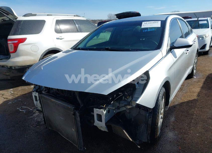 Photo 6 of 2016 Hyundai Sonata SE (VIN 5NPE24AF7GH331083)