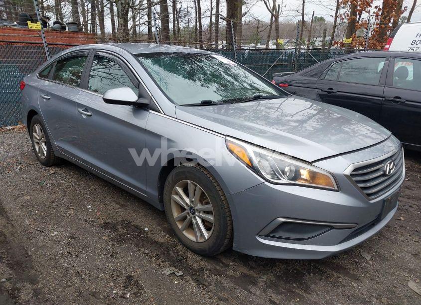 2016 Hyundai Sonata SE (VIN 5NPE24AF7GH345646) main photo