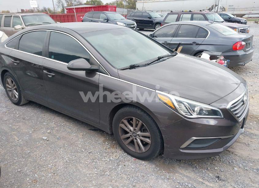 2016 Hyundai Sonata SE (VIN 5NPE24AF7GH359546) main photo