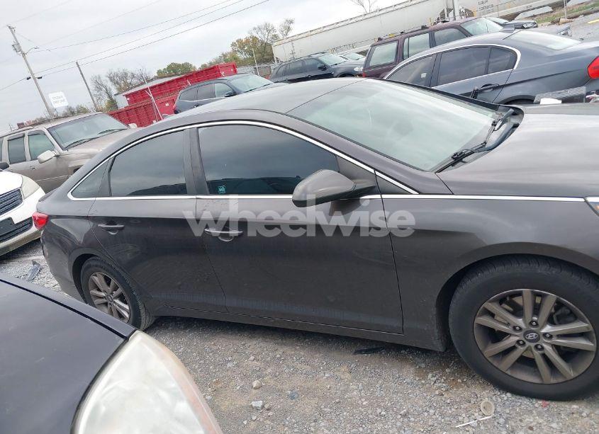 Photo 13 of 2016 Hyundai Sonata SE (VIN 5NPE24AF7GH359546)