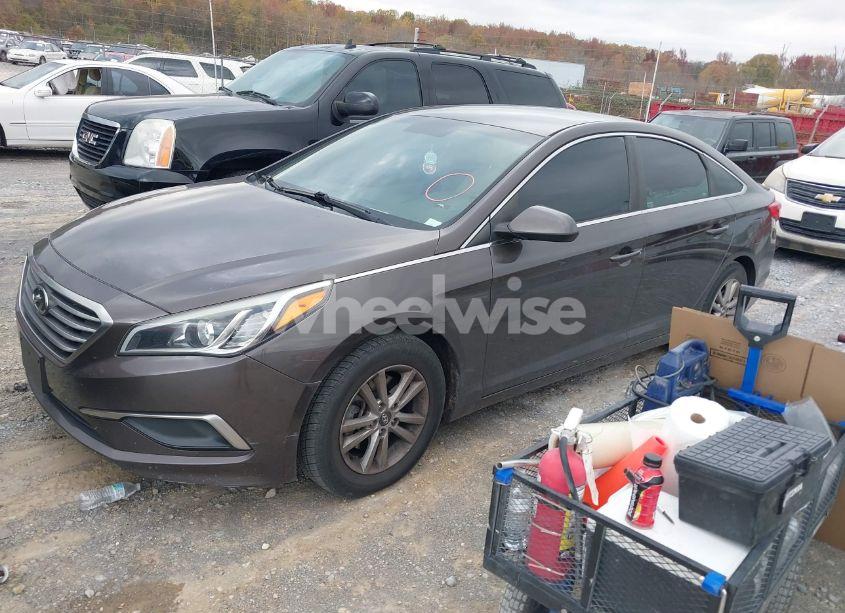 Photo 2 of 2016 Hyundai Sonata SE (VIN 5NPE24AF7GH359546)