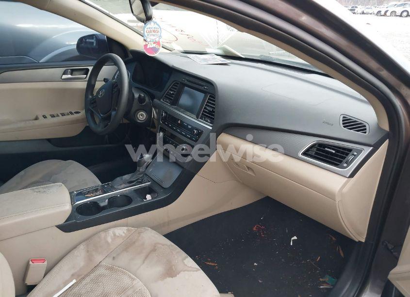 Photo 5 of 2016 Hyundai Sonata SE (VIN 5NPE24AF7GH359546)