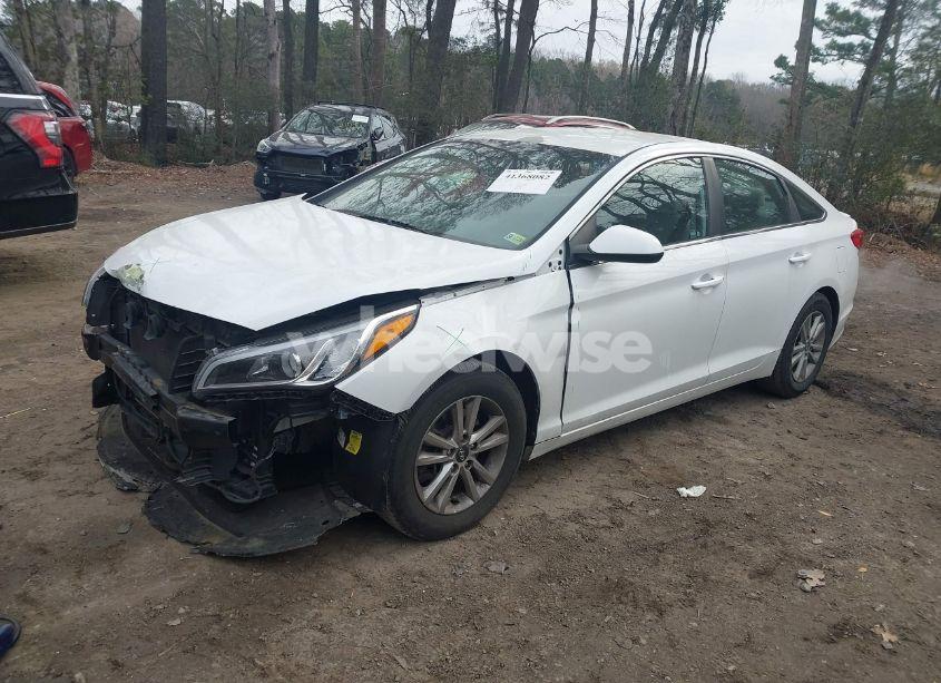 Photo 2 of 2016 Hyundai Sonata SE (VIN 5NPE24AF7GH371034)