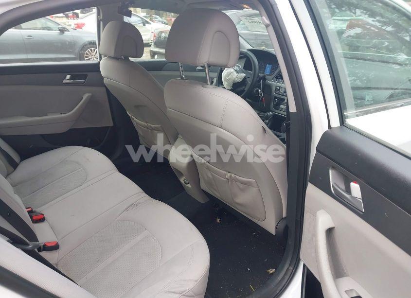 Photo 8 of 2016 Hyundai Sonata SE (VIN 5NPE24AF7GH371034)